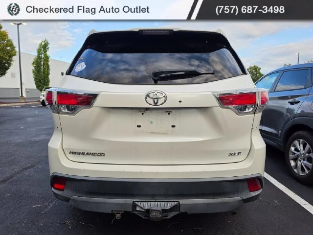 Used 2014 Blizzard Pearl Toyota XLE V6 image 5
