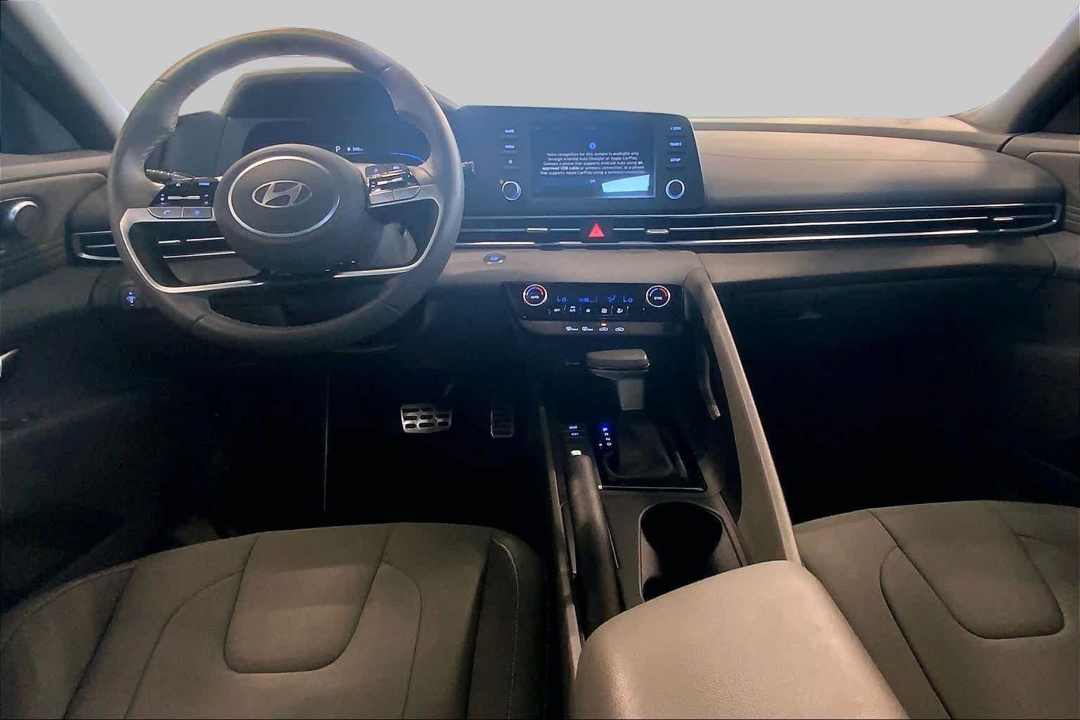 Used 2025 Ultimate Red Hyundai SEL Sport image 15