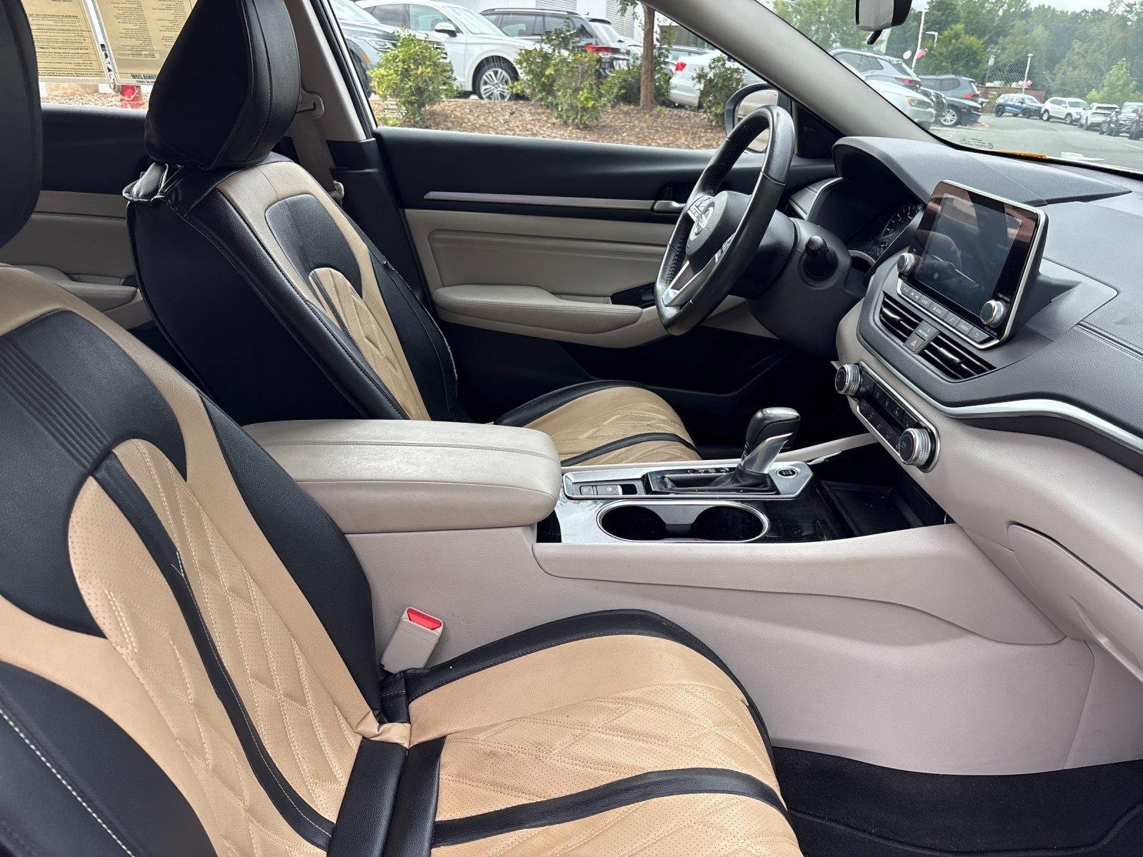 Used 2022 Pearl White Tricoat Nissan 2.5 SV image 37
