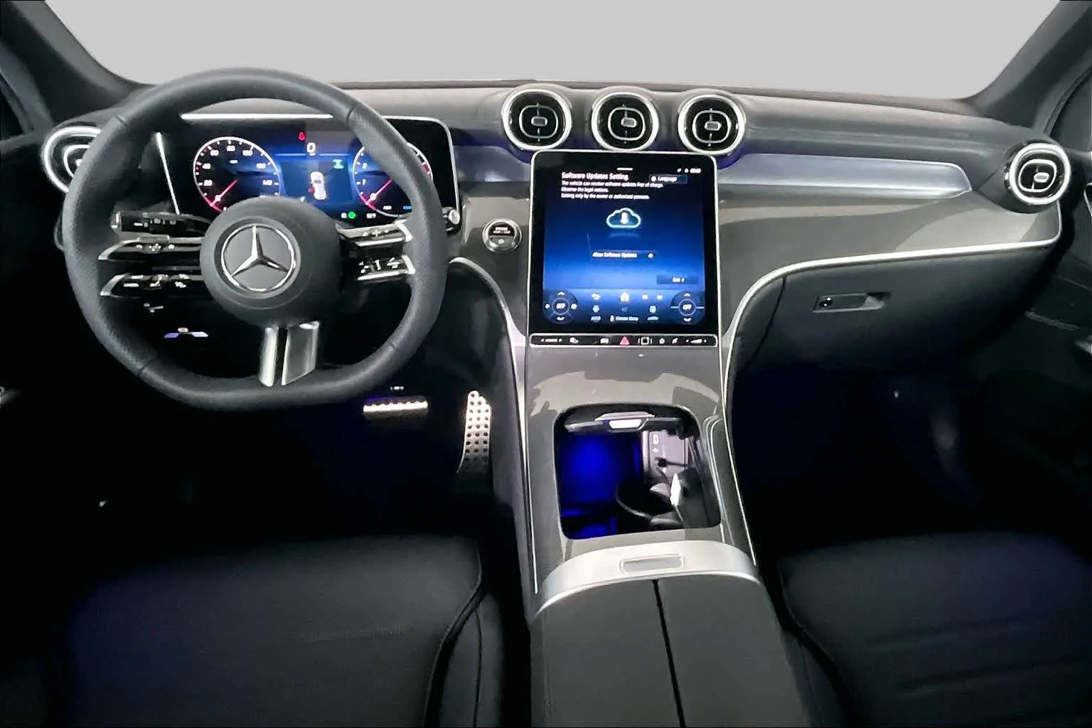 Used 2026 Graphite Grey Metallic Mercedes-Benz GLC 300 image 8