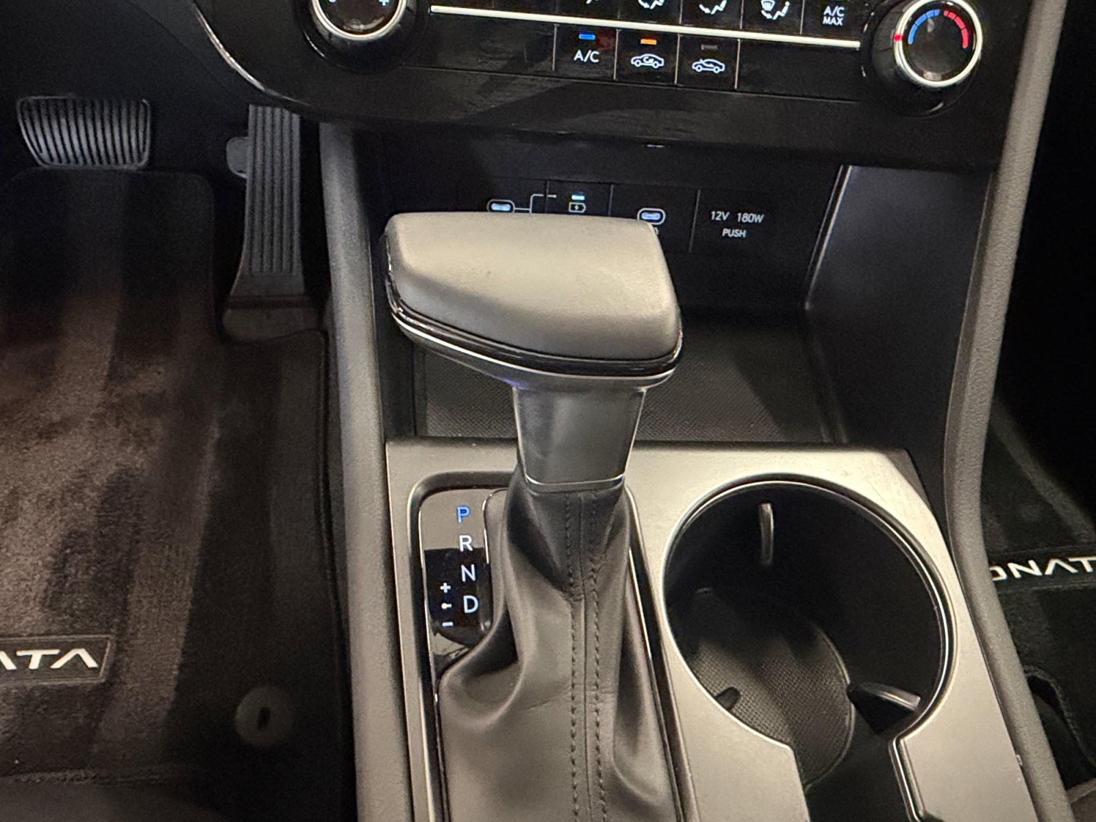 Used 2025 Serenity White Hyundai SE image 21