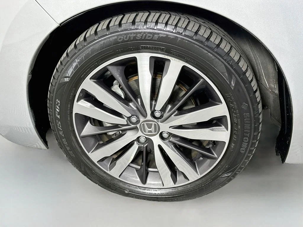 Used 2015 Alabaster Silver Metallic Honda EX image 29