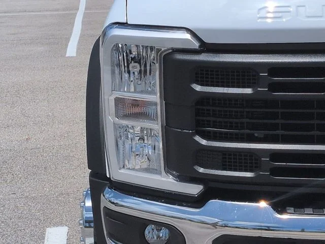New 2026 Oxford White Ford F-450® XL image 10