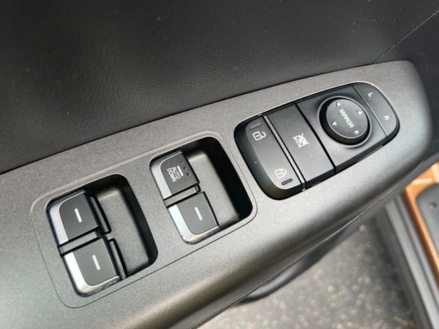 Used 2018 Brown Kia LX image 6