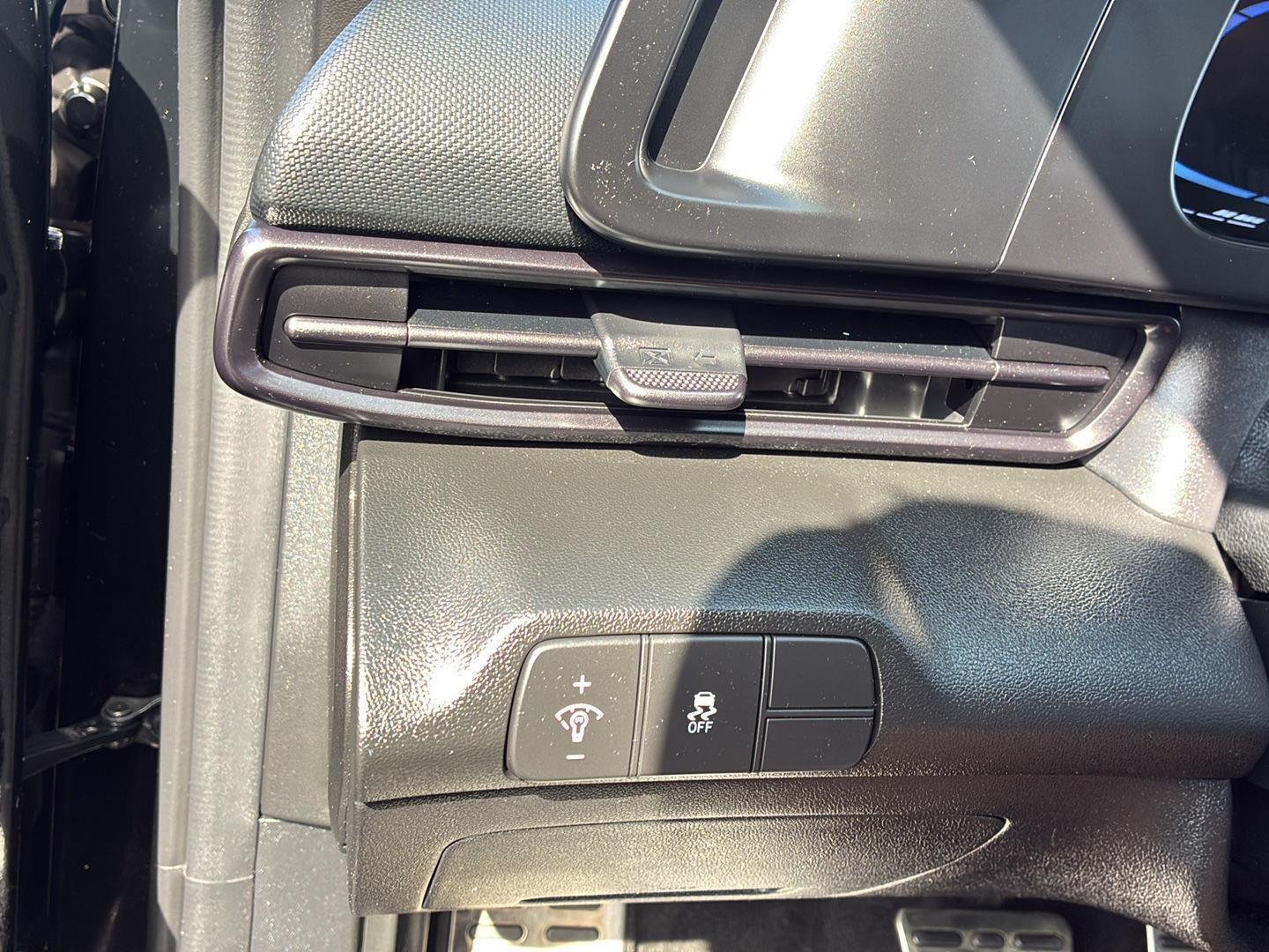 2025 Hyundai Elantra SEL - Photo 29