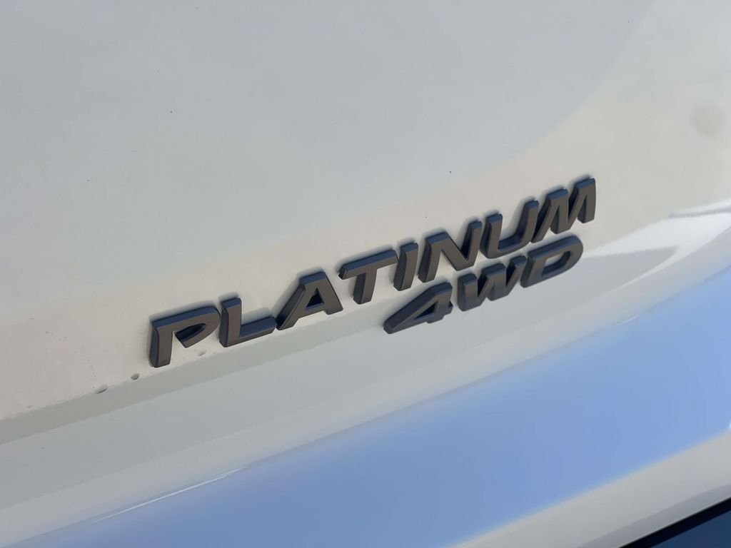 New 2026 Everest White Pearl TriCoat Nissan Platinum image 8