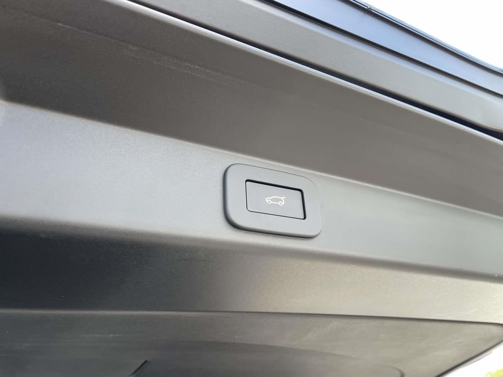 Used 2025 Black Land Rover SV Edition Two image 19