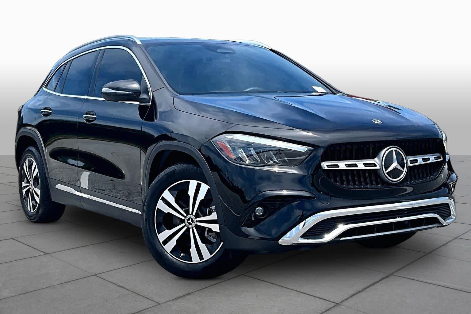 Used 2025 Night Black Mercedes-Benz GLA 250 image 4