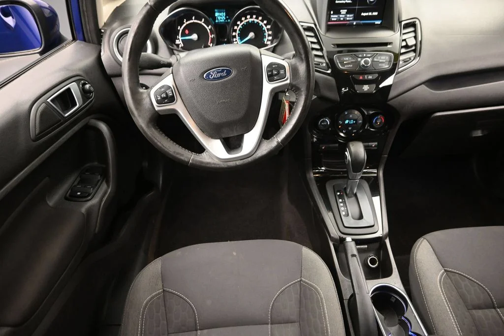 Used 2015 Blue Ford SE image 14