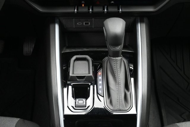 Used 2025 White Chevrolet Work Truck image 20