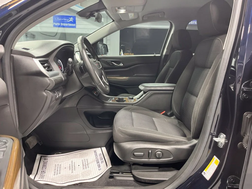 Used 2021 Midnight Blue Metallic GMC SLE image 11