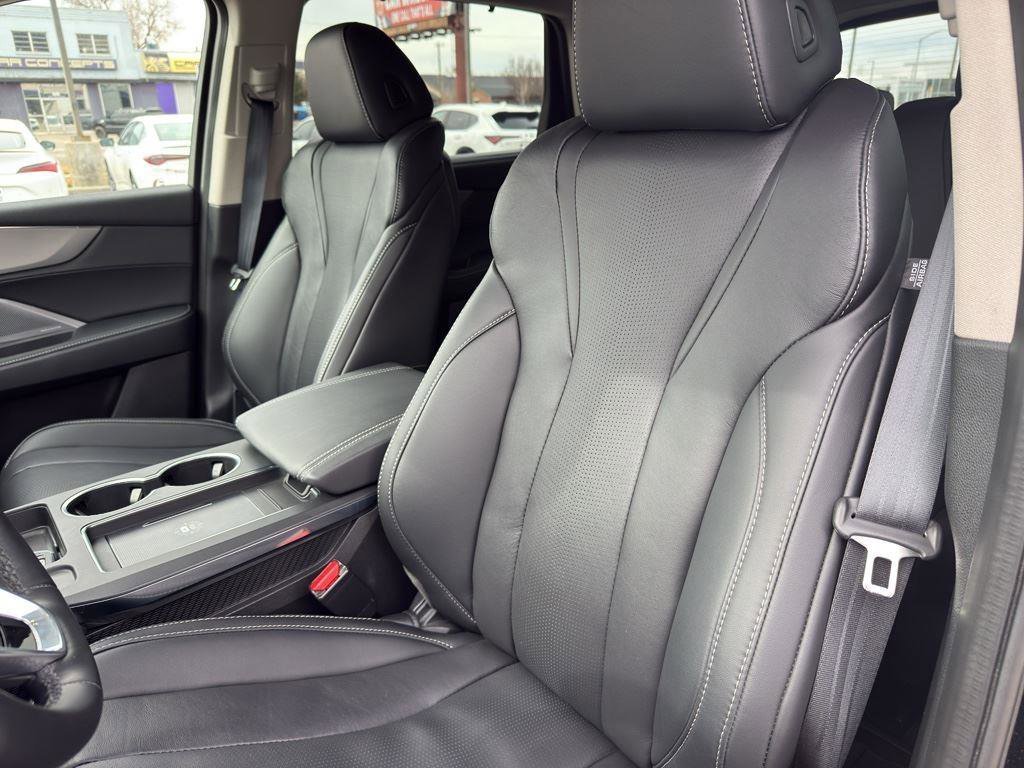 Certified Used 2025 Majestic Black Pearl Acura w/Technology Package image 12
