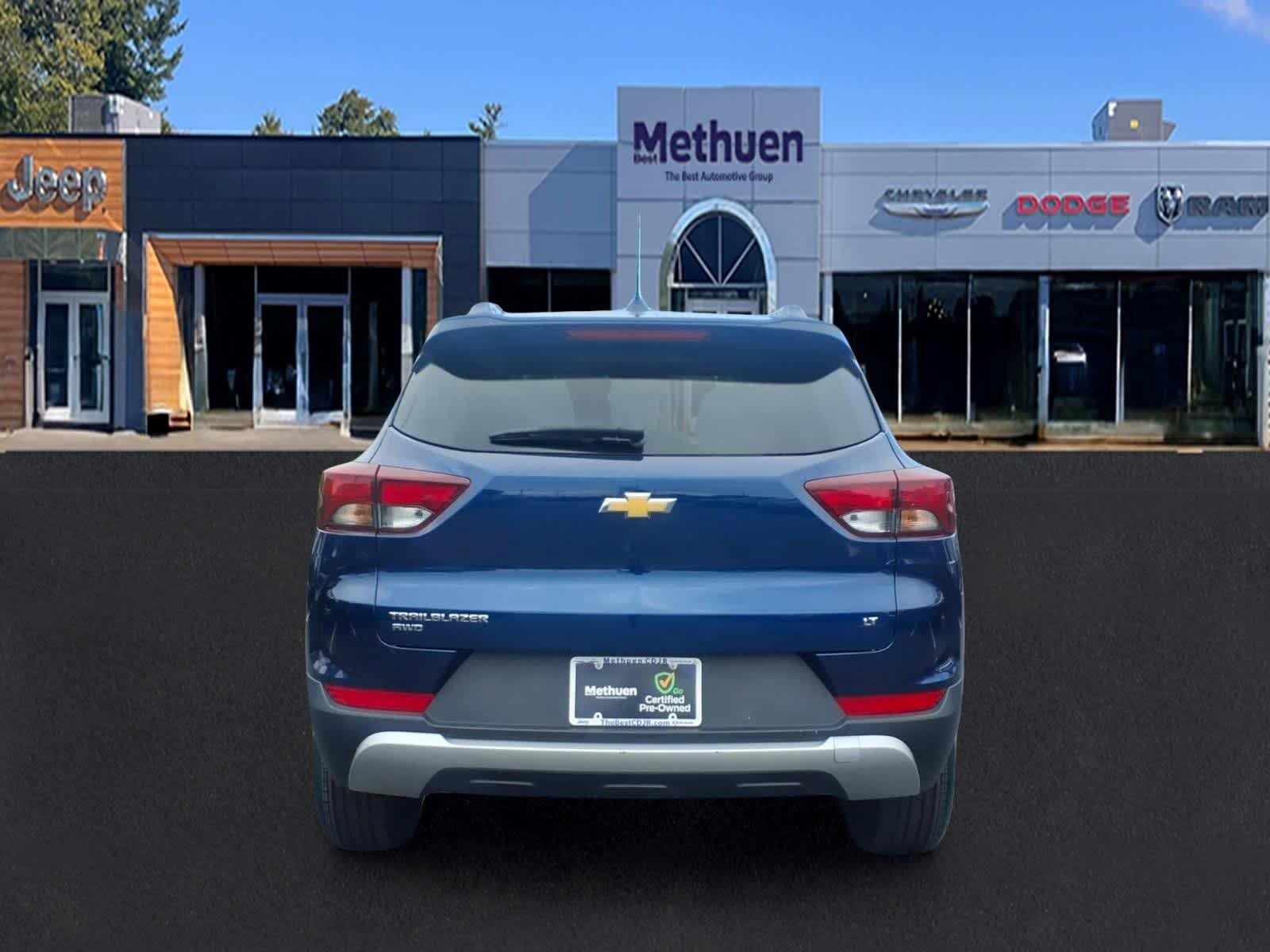 Used 2022 Blue Glow Metallic Chevrolet LT image 4