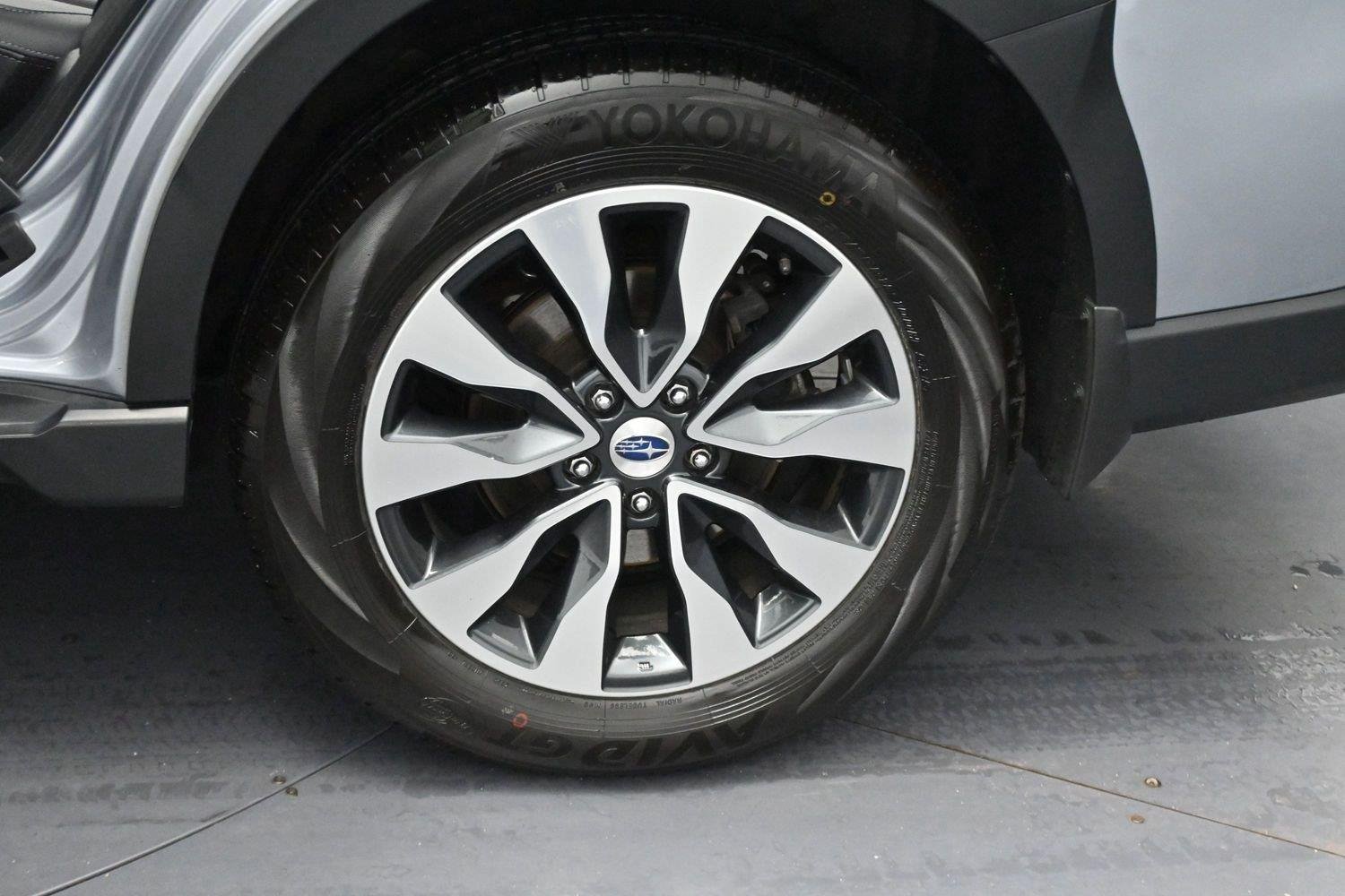 Used 2023 Ice Silver Metallic Subaru Limited XT image 34