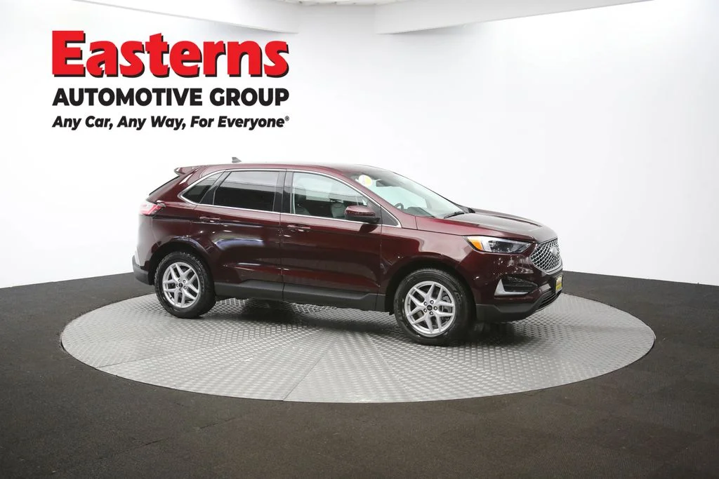 Used 2024 Red Ford SEL image 46