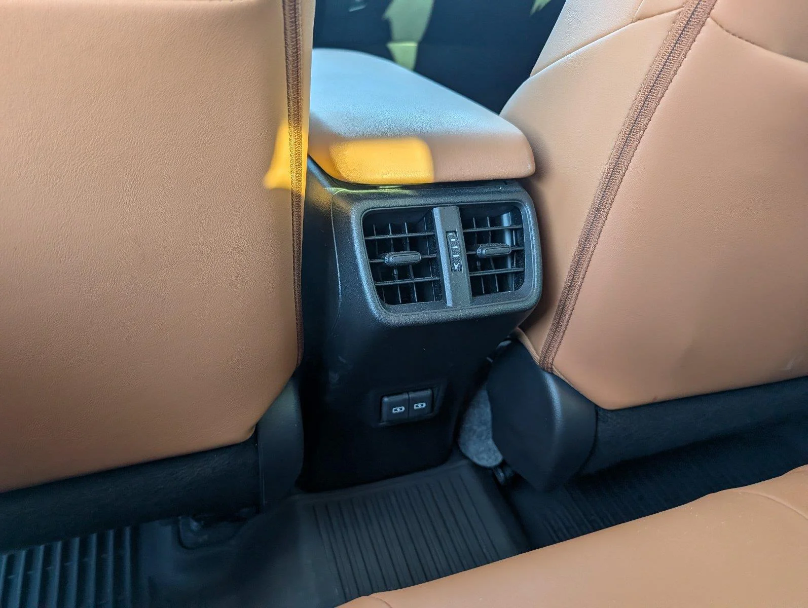 Used 2021 Eminent White Pearl Lexus UX 250h image 28