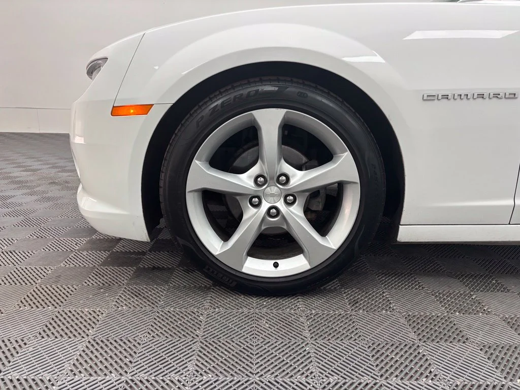 Used 2015 White Chevrolet 2LT image 15