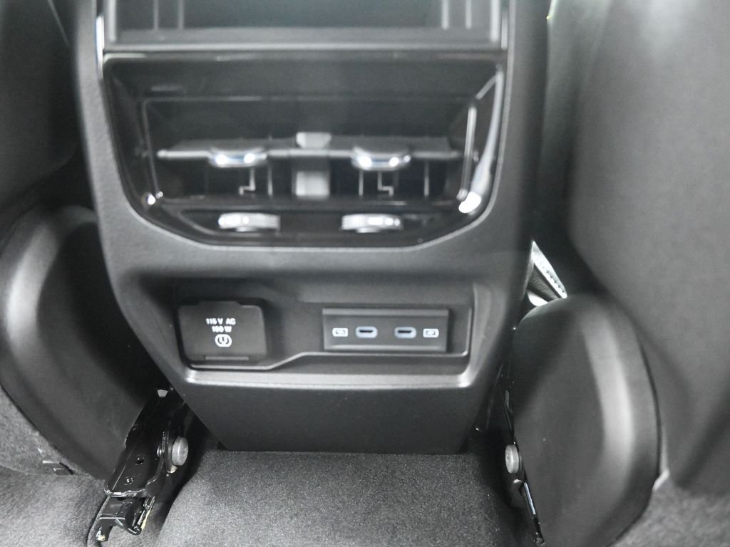 New 2026 Silver Zynith Exterior Paint Jeep Altitude image 24