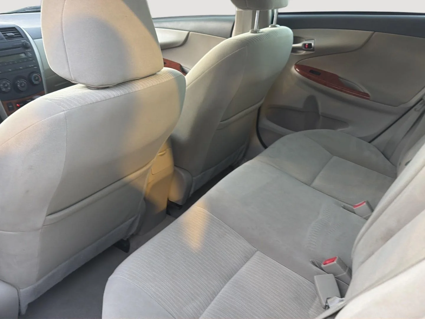 Used 2009 BROWN Toyota 4dr Sdn Man (Natl) image 7