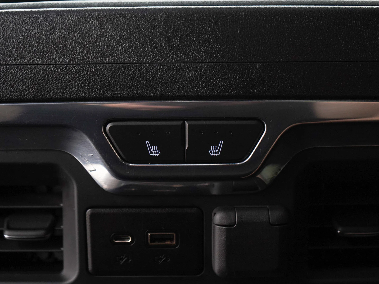 Used 2019 Black GMC Denali image 21