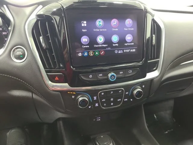 Used 2020 Iridescent Pearl Tricoat Chevrolet High Country image 32