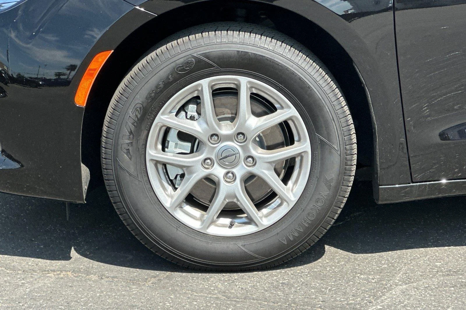 2025 Chrysler Voyager LX - Photo 26