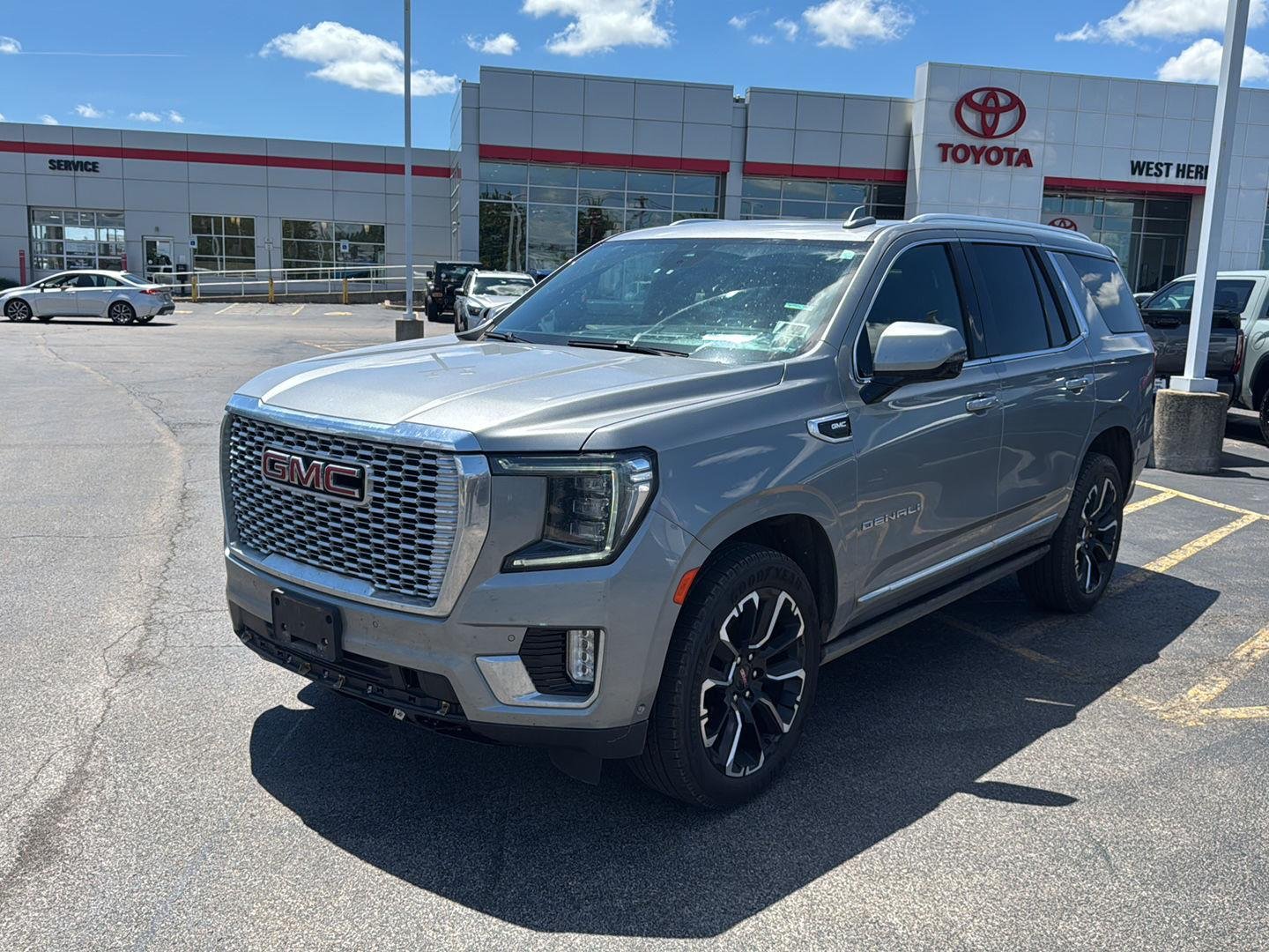 Used 2023 Sterling Metallic GMC Denali image 3