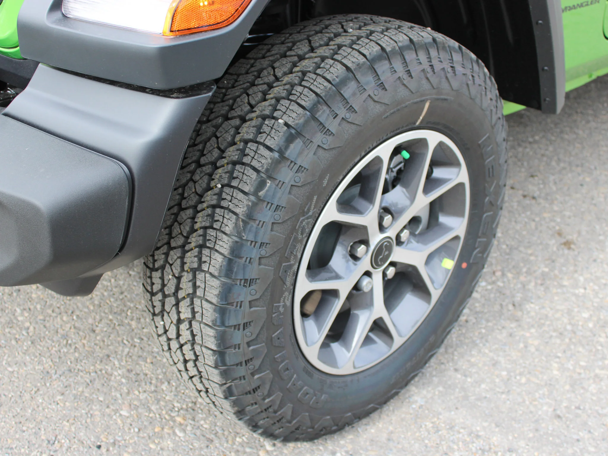 Used 2025 mojito Jeep Sport S* 4 Door 4x4, Remote Start, Heated Seats/Wheel, Alpine Audio image 6
