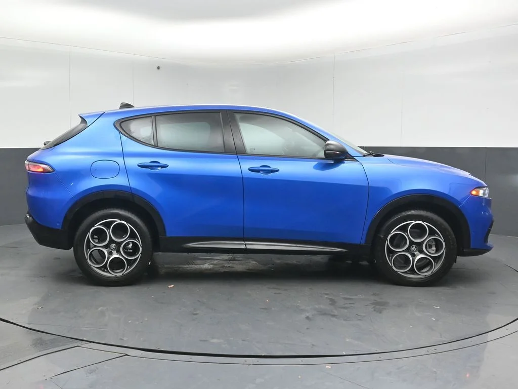 New 2026 Misano Blue Metallic Exterior Paint Alfa Romeo Base image 8