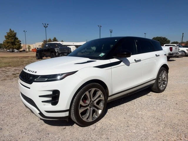 Used 2022 White Land Rover R-Dynamic SE image 5