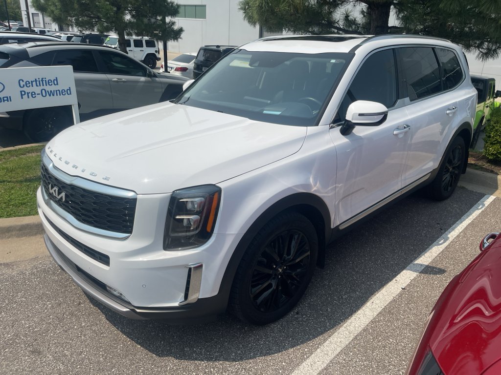 Used 2022 Glacial White Pearl Kia SX image 1