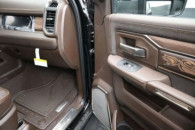 New 2026 Diamond Black Crystal Pearl-Coat Exterior Paint RAM Limited image 17