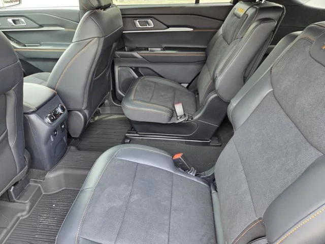 New 2026 Carbonized Gray Metallic Ford Tremor® image 31