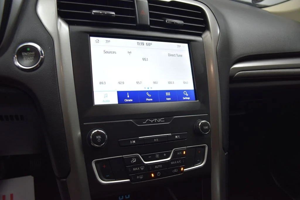 Used 2020 White Ford SE image 13