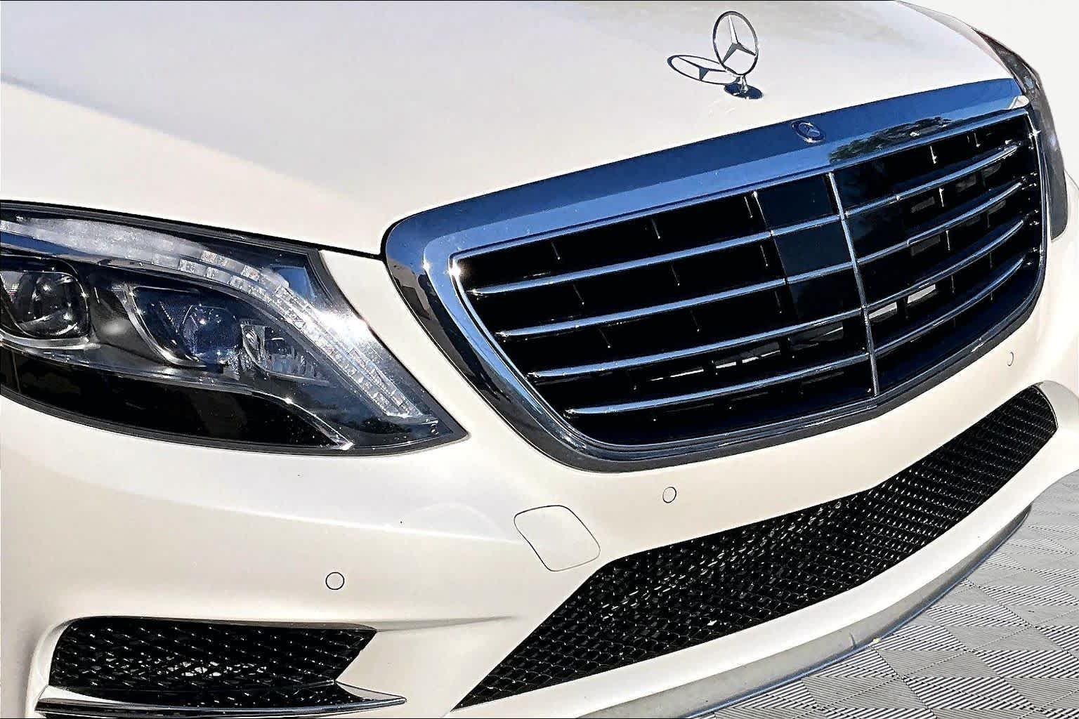 Used 2017 designo Diamond White Metallic Mercedes-Benz S 550 image 30