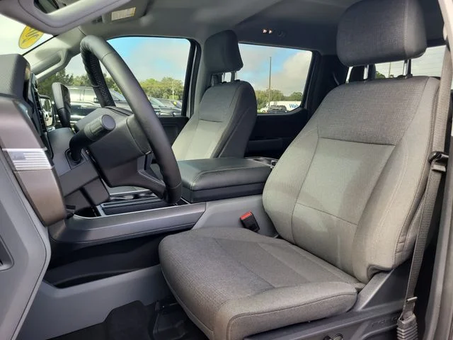 Used 2024 Silver Ford XLT image 19