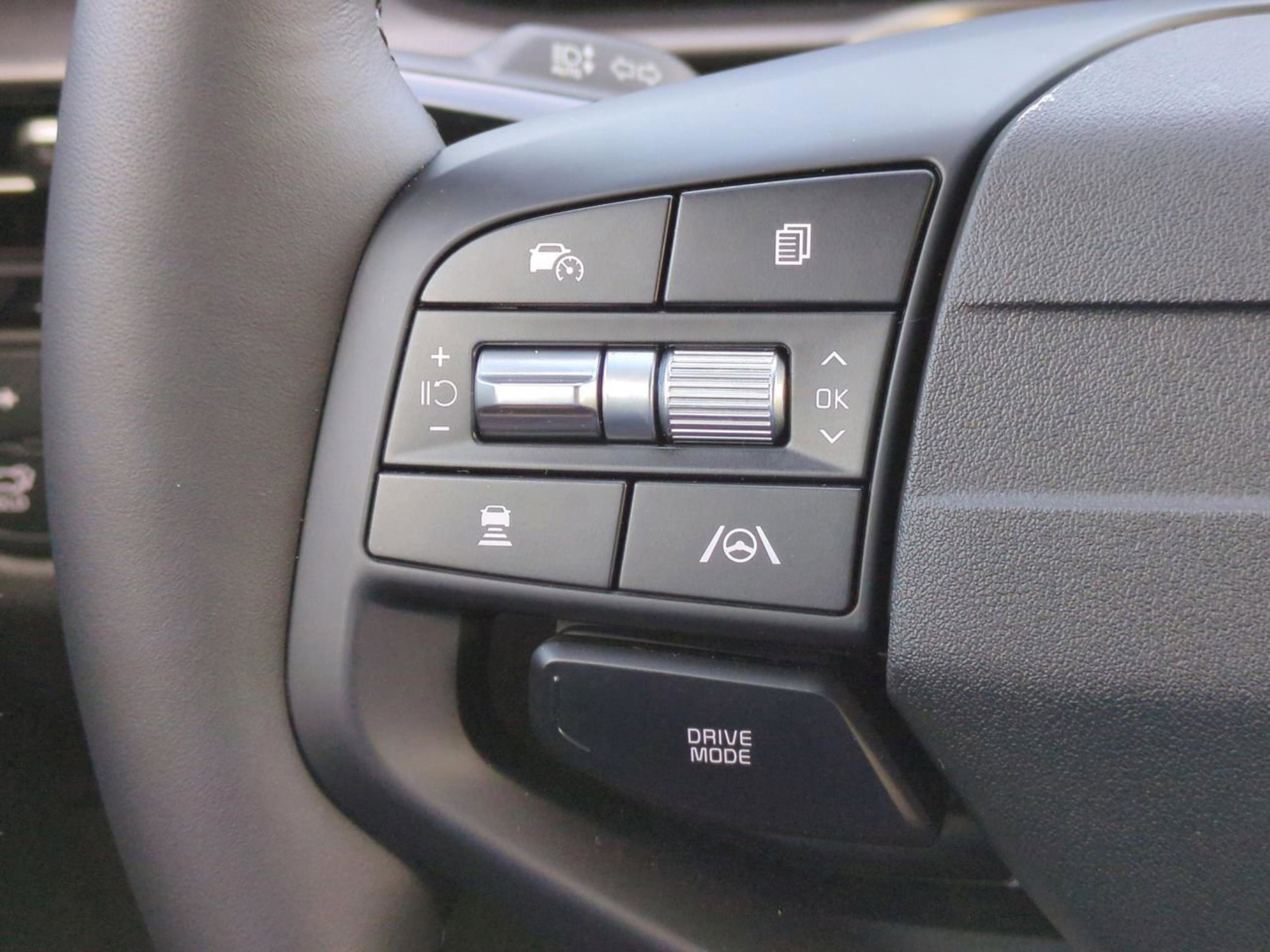 New 2026 Glacial White Pearl Kia EX image 29