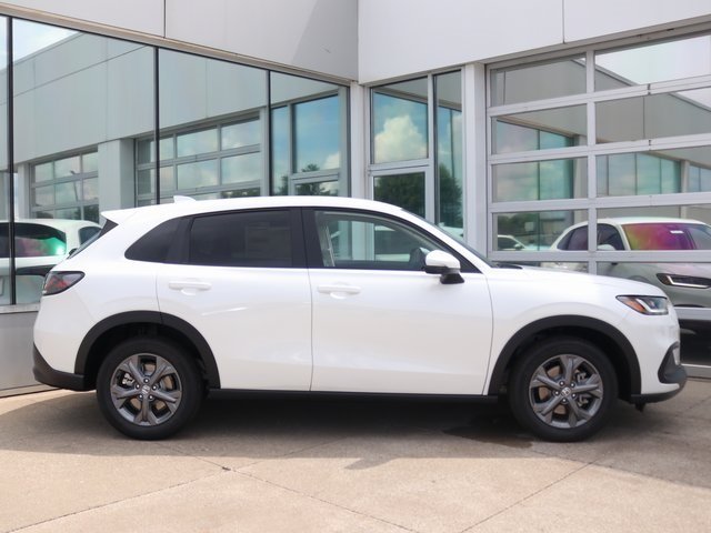 2026 Honda HR-V LX photo 4