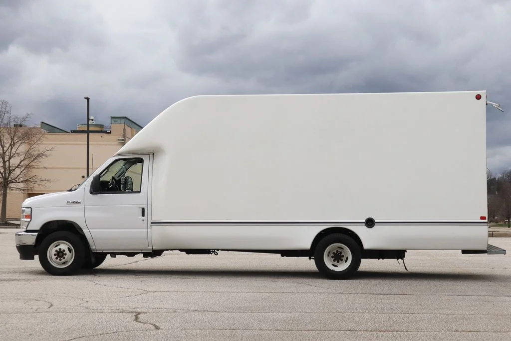 Used 2025 Oxford White Ford Base image 6