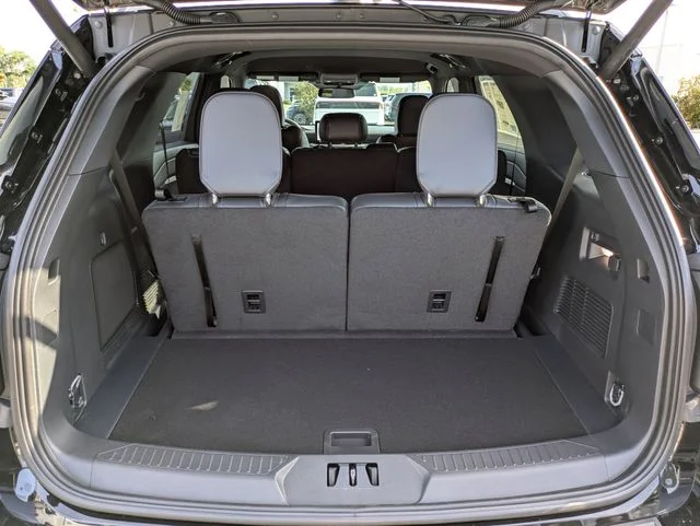 New 2026 Agate Black Metallic Ford ST-Line image 13
