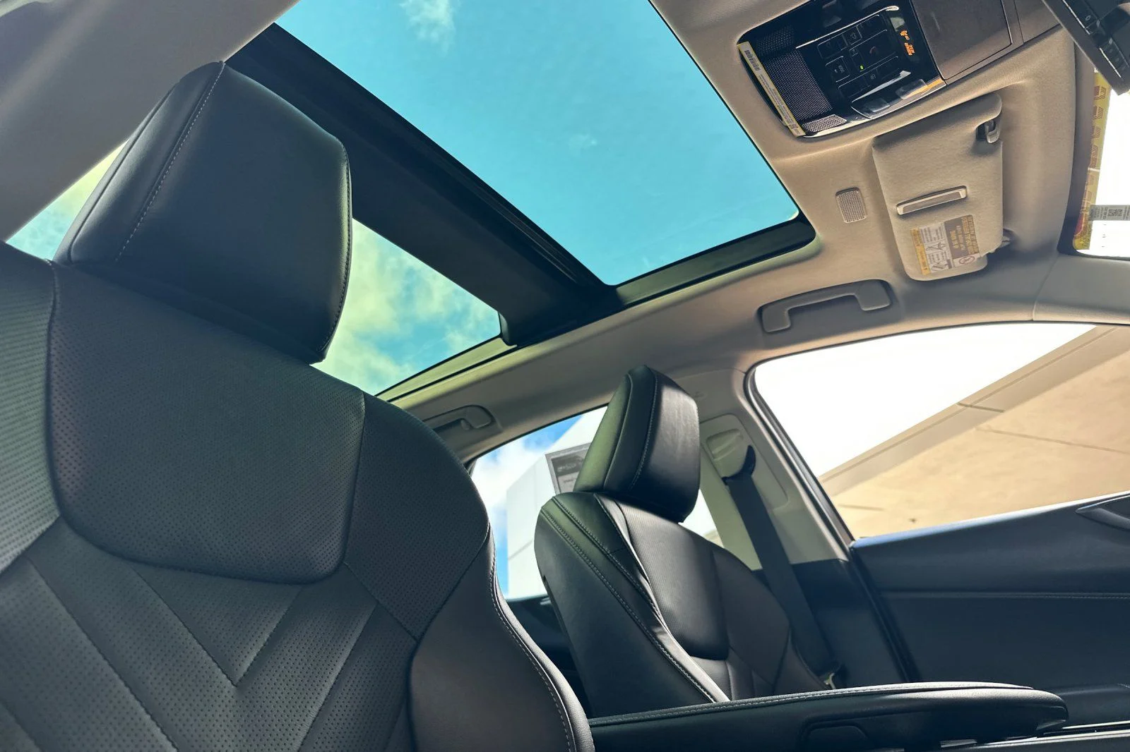 Certified Used 2025 SONIC TITANIUM Lexus 450h+ Luxury image 14