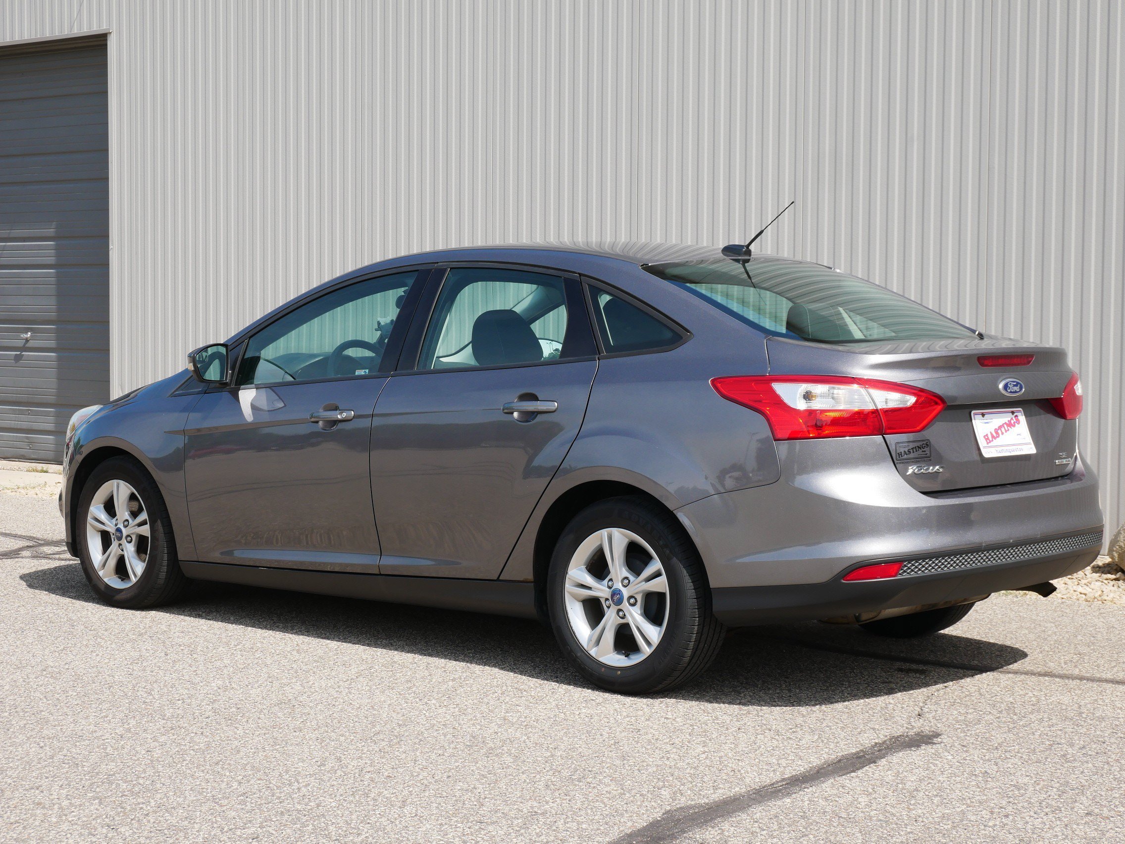 Used 2013 Gray Ford SE image 3