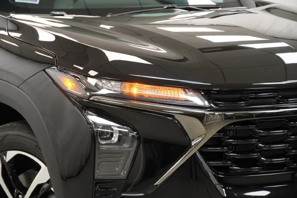 New 2026 Mosaic Black Metallic Chevrolet 1RS image 9