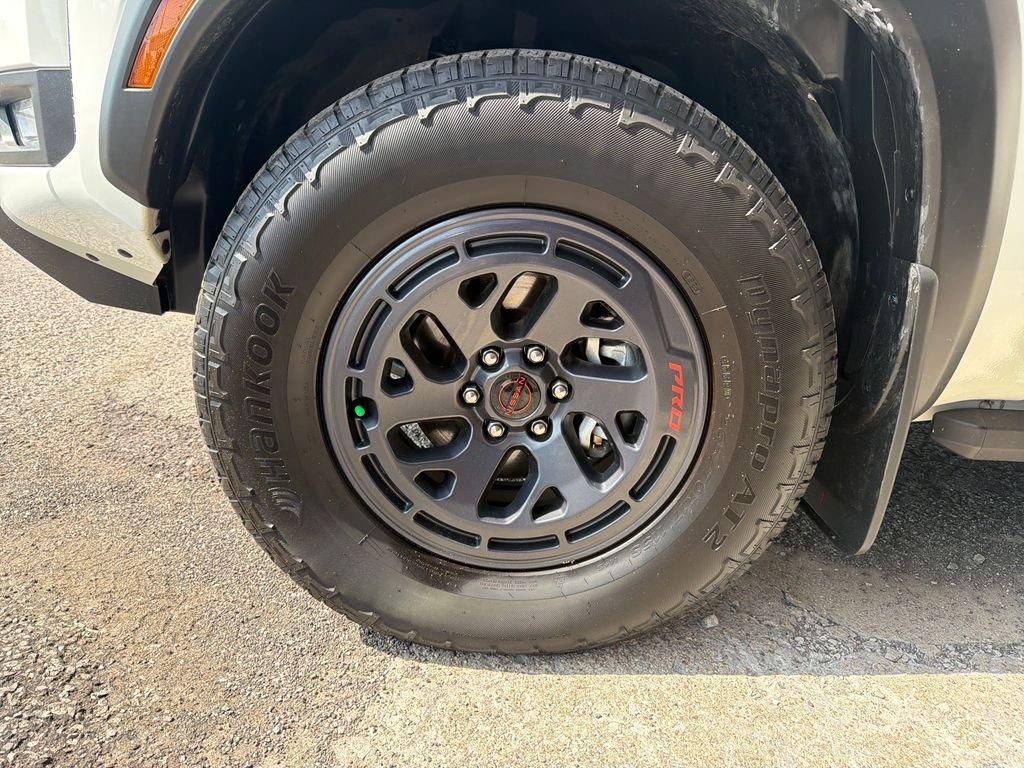 Used 2025 White Nissan PRO-4X image 10