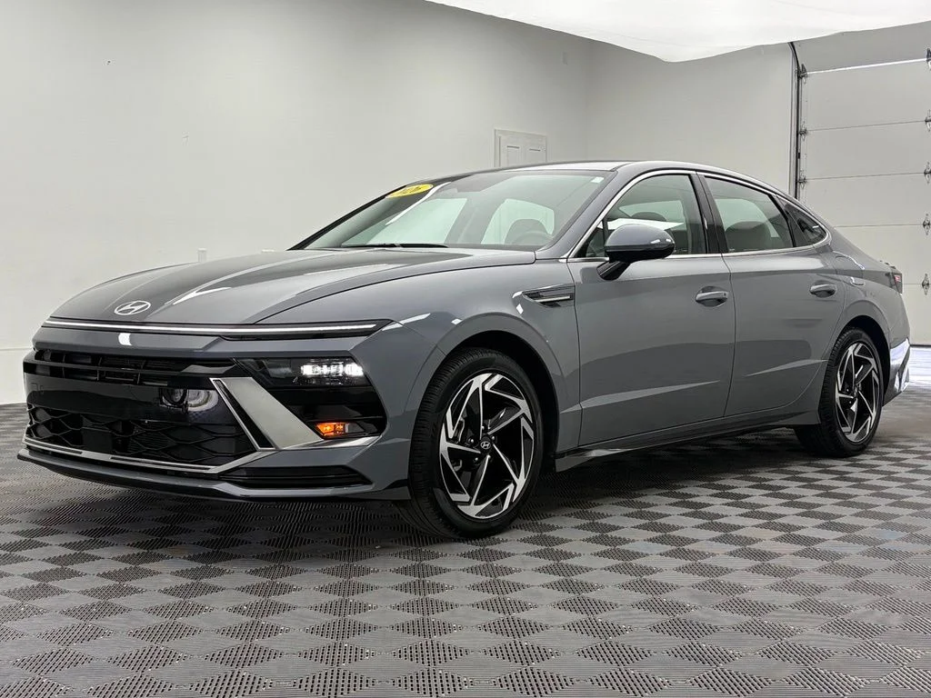 Used 2026 Transmission Blue Hyundai SEL Sport image 2