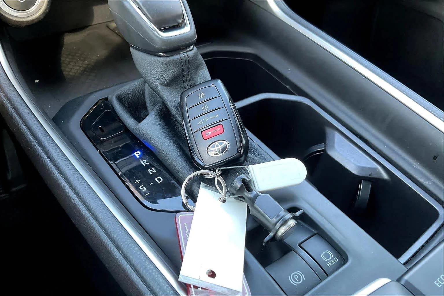 Used 2025 Storm Cloud Toyota Hybrid LE image 12