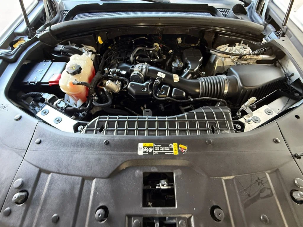 Used 2023 White Jeep Altitude image 20