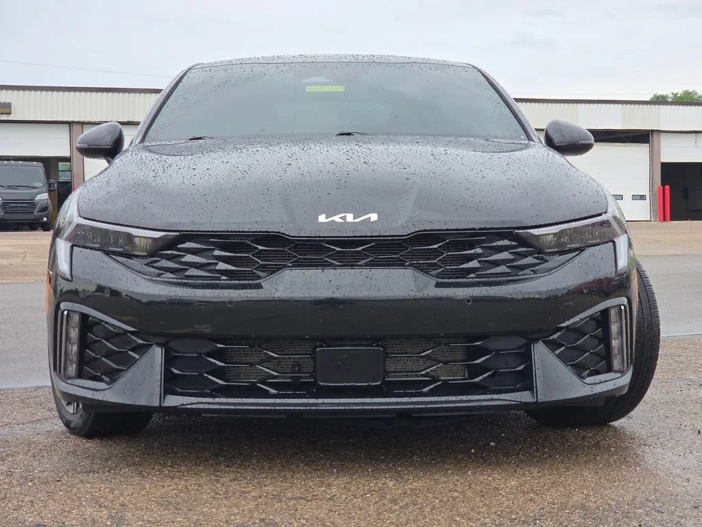 Used 2025 Aurora Black Pearl Kia GT-Line image 3