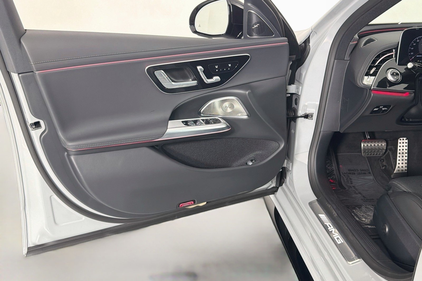 New 2027 MANUFAKTUR Alpine Grey Mercedes-Benz AMG® E 53 Hybrid Sedan image 20