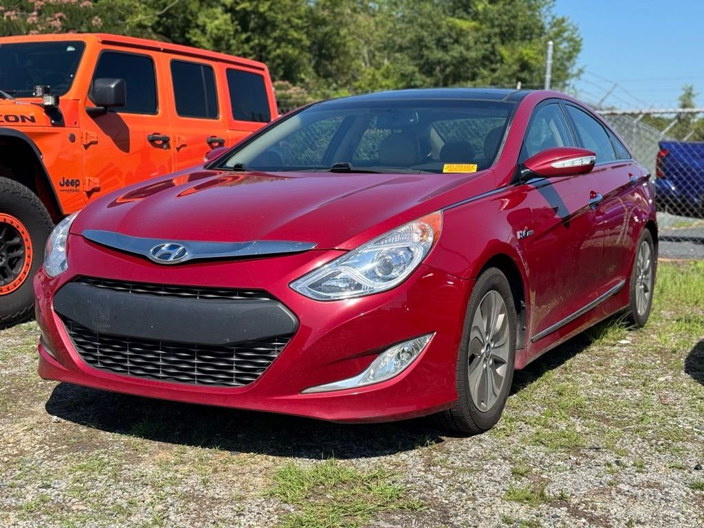 Used 2015 Red Hyundai Limited image 4